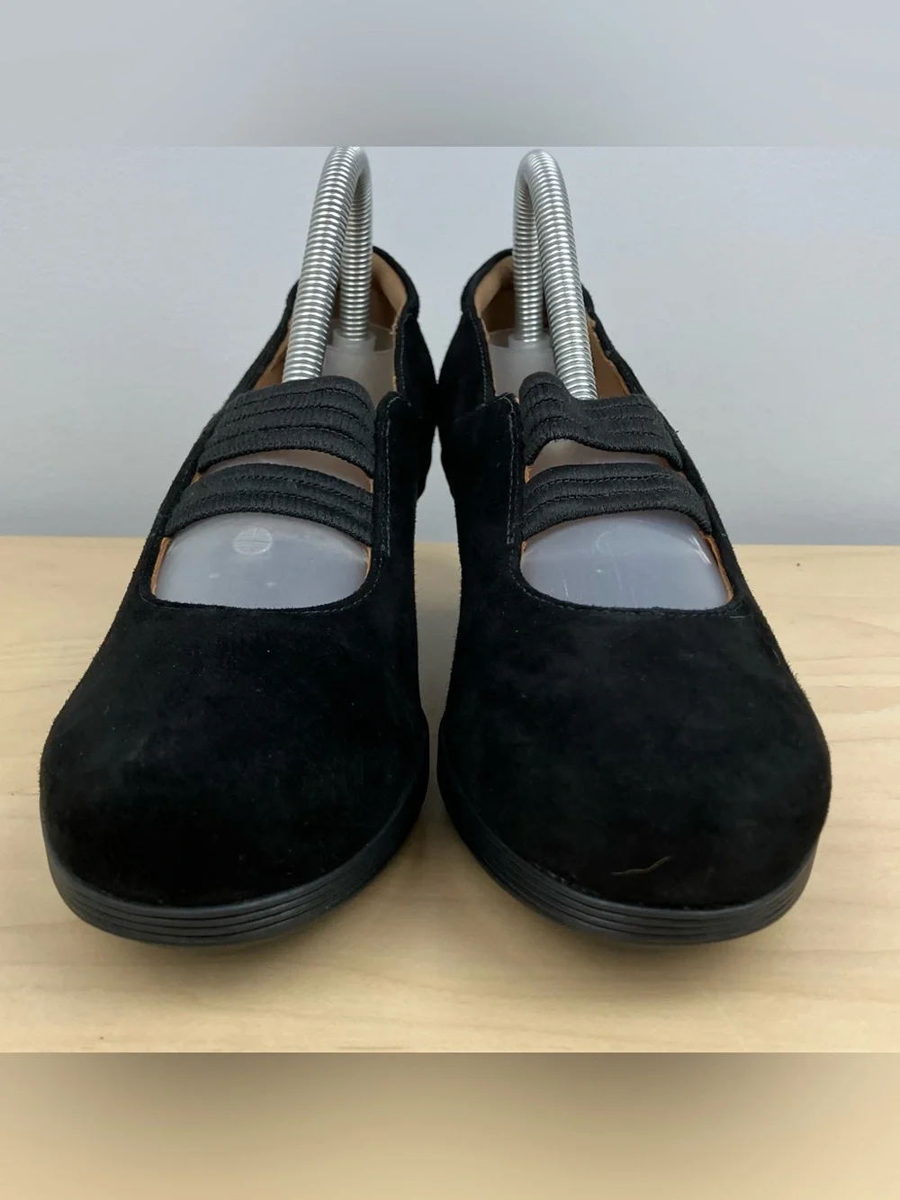 Clarks Artisan Women’s Size 8.5 M Black Suede Mary Jane Pumps Slip On